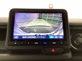 バックモニター付きで、車庫入れやバック時の後方確認をしっかりサポート。モニターに映し出される映像で死角も確認しやすく、狭い場所での駐車や後退時の操作をより安心して行えます。