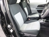 包み込むようなホールド感のあるシートでお車の操作性だけでなく、運転中の疲れも軽減!長時間の運転やお体をしっかりサポートします!