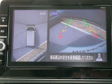 まるで上空から見下ろしているような感じで駐車が楽にできるアラウンドビューモニター!幅寄せが苦手な方でもサイドビューで確認することができますよ♪