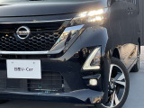 最新式はLEDヘッドランプですね。瞬時に明るい光が夜間の運転をぐっと楽にしてくれますよ。