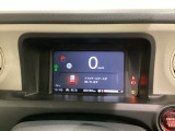 デジタル表示のスピードメーターとタコメーター、燃費やオドメーターなどの表示の他に、ホンダセンシング機能などの表示もできる多機能なマルチインフォメーション・ディスプレイです。