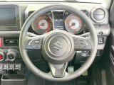 【純正革巻きステアリング】上質な革を使用することで、手にしっかり馴染みとても運転しやすいハンドルです♪
