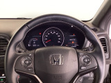Hondaセンシング搭載ミリ波レーダーと単眼カメラで、クルマの前方の状況を認識。ブレーキやステアリングの制御技術と協調し、安心・快適な運転や事故回避を支援する先のシステムです