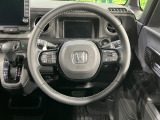 【純正革巻きステアリング】上質な革を使用することで、手にしっかり馴染みとても運転しやすいハンドルです♪