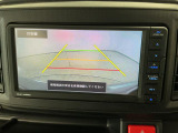 【バックモニター】駐車には欠かせないバックカメラを装備!カラーで後方をモニタリング。安全でゆとりのある駐車をサポートします。