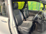 運転席シート廻りは使用感も少なく、良好な状態となっています。前オーナー様が丁寧に使っていたことがよくわかりますね。
