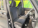 運転席シート廻りは使用感も少なく、良好な状態となっています。前オーナー様が丁寧に使っていたことがよくわかりますね。