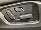 パワーシートを装備!体格や好みに応じたポジションをスムーズに調整できます。