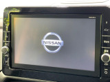 【大画面ナビ】人気の大型9インチナビを装備。存在感のある大画面はインパクト大!ナビ利用時のマップ表示は見やすく、テレビやDVDは臨場感がアップ!いつものドライブがグッと楽しくなります♪