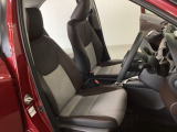 セパレートのフロント運転席は、パワーシートです。