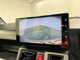 バックカメラついてます。しかもディスプレイオーディオ♪見た目もスマートで操作も簡単。車内の快適さがグッと上がるので日ぜひ一度使ってみてください