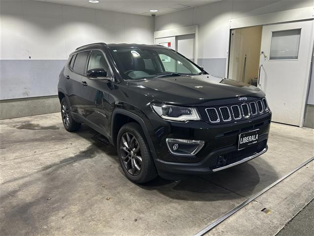 コンパス リミテッド 4WD 本革シート