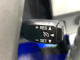 【クルーズコントロール】高速道路もラクラク走行。アクセルを離しても一定速度で走行ができ、長距離運転時の負担を軽減!加速・減速も簡単なスイッチ操作で調整できます。