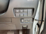 後席のスライドドアは、運転席側のスイッチで開閉することができます!