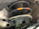 お車を安心してお乗りいただく為には、足回りの定期点検が欠かせません。サービスサポート(有償保証)では無料点検もご提供しており、安心のカーライフをお過ごしいただけるサポート体制が整っています。