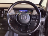 バックカメラが付いているのでバックでの車庫入れも安心です。