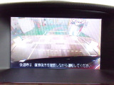 バックカメラの画像です。ガイドラインがスムースな車庫入れをサポートいたします。車庫入れの安心感がアップしますね。