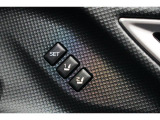 運転席のシートポジションメモリー機能は、登録済みの運転者と交代しても、シートポジションの変更の手間がかかりません。
