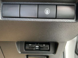 ナビ連動ビルトインETC車載器付きです。納車の当日からご利用いただけます。◎掲載後すぐに販売が決まってしまう場合もございますのでご来店前にお電話でご予約を頂ければ幸いです。