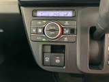 たとえばダイハツのお店にある、たくさんのスマアシ搭載車は、正常に作動する事をしっかり確認します。
