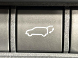 【パワーバックドア】スマートキーや運転席のボタンを押すだけでリアゲートが自動で開閉します!荷物を持っている時や、高い位置にあるバックドアを閉める際に便利な機能です♪