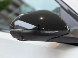納車前整備は、メルセデスベンツ国際認定メカニックによる最新の検査ライン等の施設が充実した当社工場で入念に行います。メルセデス・ベンツの定める厳しい基準をクリアしたお車のみをご案内させて頂きます。