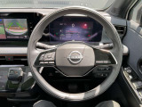 周囲が広く見わたせて運転しやすく室内も広々★