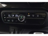 プラズマクラスター技術搭載フルオートエアコンを装備。車内の温度設定だけでなく空気清浄や脱臭などの効果を発揮して車内は快適空間♪