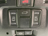 【両側パワースライドドア】スマートキーや運転席のスイッチで後席両側スライドドアの開閉が可能♪電動だから力を入れてドアを開ける必要が無く、小さなお子様でも簡単に開け閉めでき快適です♪