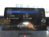 センターパネルにスッキリと収まった純正オーディオです。お気に入りの音楽・ラジオを聴きながら楽しいドライブをお楽しみくださいね。