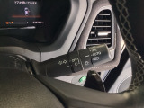 【オートライト(AUTO)】外の明るさをシステムが感知して、自動でヘッドライトが点灯します。ヘッドライトつけ忘れを防ぐ便利機能です