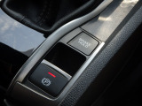 電子パーキング&ブレーキホールド機能も装備されており、より一層の安全運転をサポートいたします♪