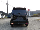 電子制御パーキングブレ-キガ付いて駐車操作も簡単です
