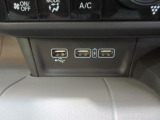 便利な充電用USBジャックも付いています☆周辺機器の充電にご利用頂けます☆