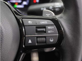 ◆アダプティブクルーズコントロール◆予め設定した車速内でクルマが自動的に加減速。前走車との適切な車間距離を維持しながら追従走行します。【LKAS】車線維持支援システムでステアリング操作を支援。