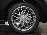 アルミホイール装着車です!これで足元まわりもおしゃれにきまります!