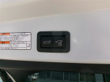 パワーバックドア機能付きです。高さや重さでバックドアの開閉って意外と大変ですが、電動で楽々です!
