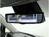 デジタルインナーミラー装備!車両後方のカメラの映像をデジタル補正で視認性を向上させてインナーミラー内に表示します♪視界を遮るものがなく、後席に同乗者がいても後方を確認しやすく安心です♪