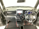 【前方視界】開放的な前方視界!運転がしやすく疲れにくいです♪窓が大きく、見通しがとっても良いおクルマですよ♪