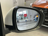 車線変更も安心のブラインドスポットモニターにリアトラフィックモニター付きです。