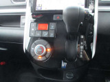 オートエアコンですので、車内を快適な空間に出来ます♪