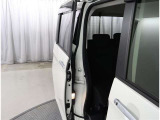 ゆとりある広々とした車内空間は、ドライブを始め買い物やレジャーなど、幅広く活躍します。一人でもみんなとでもお出かけを楽しみましょう!