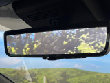 【デジタルインナーミラー】後席の大きな荷物や同乗者で後方が確認しづらい時でも安心!カメラが撮影した車両後方の映像をルームミラー内に表示。クリアな視界で状況の確認が可能です!