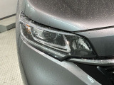 LEDヘッドライトは、点灯の瞬間から最大光量を発揮し、突然暗くなるトンネルなどでの安定感を高めます。