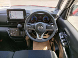 運転席 視界がよく操作しやすいスイッチ類がドライブをサポートいたします!