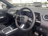 中古車だけではなく、新車も多岐にわたり、正規輸入車販売を行っております。全国選りすぐりの仕入ネットワークの中からあなたにピッタリのお車を探します!