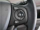 ◆アダプティブクルーズコントロール◆予め設定した車速内でクルマが自動的に加減速。前走車との適切な車間距離を維持しながら追従走行します。【LKAS】車線維持支援システムでステアリング操作を支援。
