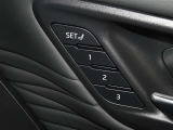 運転席のパワーシートは3名様分までメモリー機能付きです。