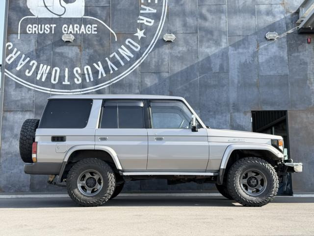 トヨタ ランドクルーザー70 4.2 ZX ディーゼル 4WD 5速MT リフトアップ