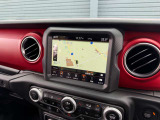 純正メモリーナビ・Bluetooth・USB・フルセグチューナー・カープレイ・アンドロイドオート対応の8.4インチUコネクト